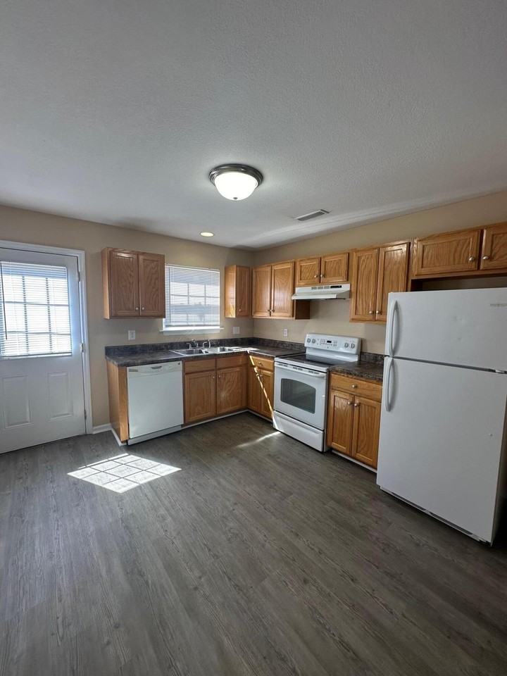 2346 Grovers Mill Ct Se - Photo 6 of 15