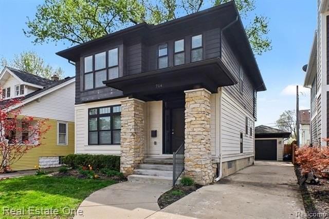 714 E University Ave - Photo 2 of 50