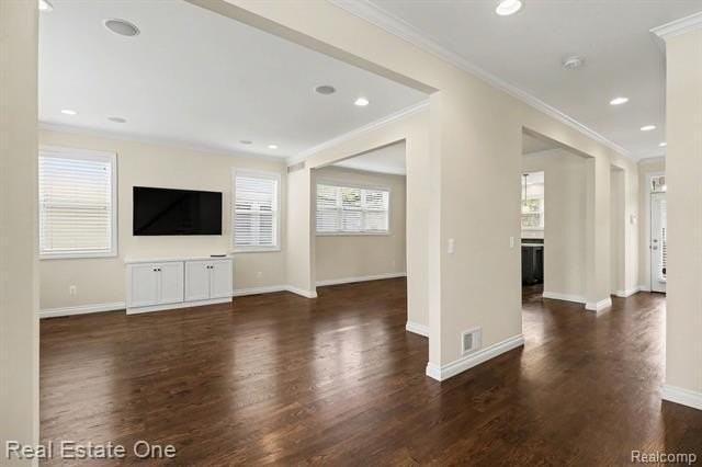 714 E University Ave - Photo 5 of 50