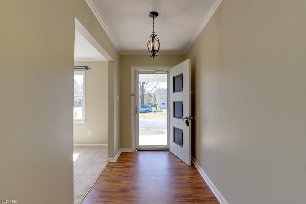 2512 Hood Dr - Photo 6 of 34