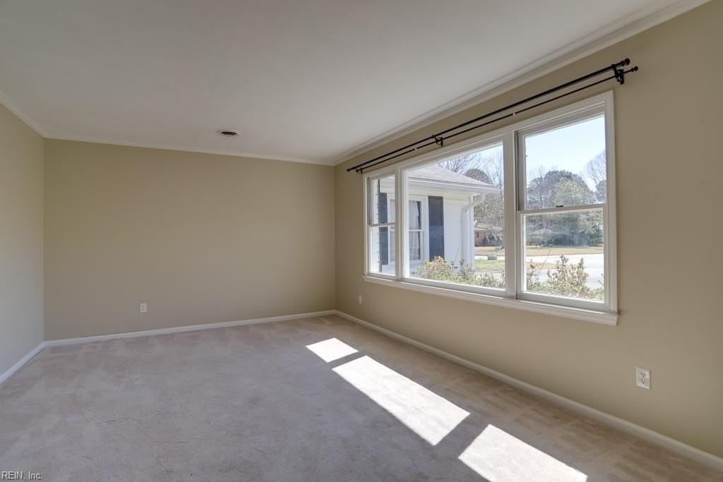 2512 Hood Dr - Photo 7 of 34