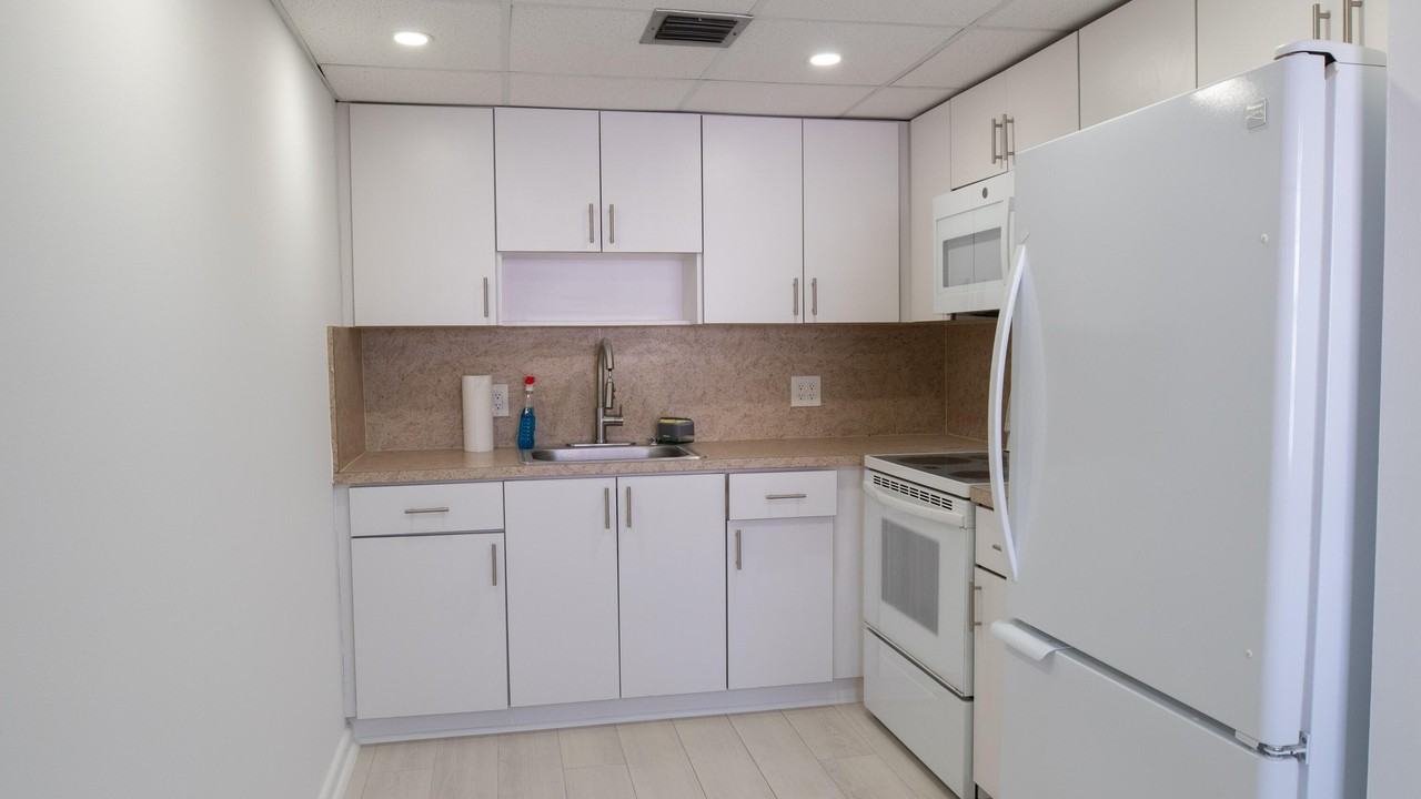 400 Sw 134th Way #302F - Photo 2 of 50