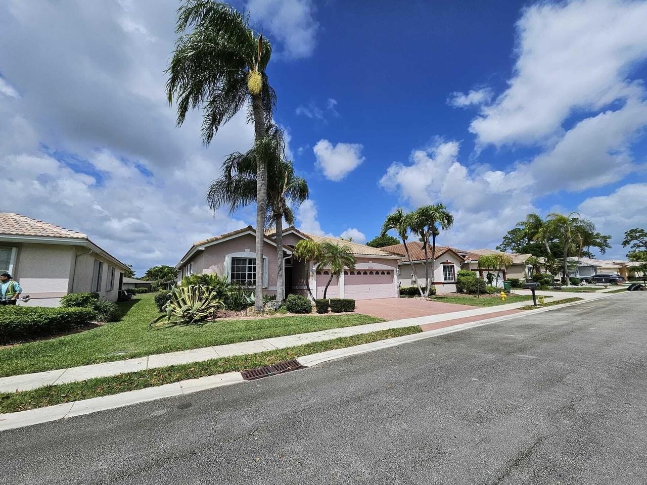 7835 Nw 78th Ave - Photo 3 of 20