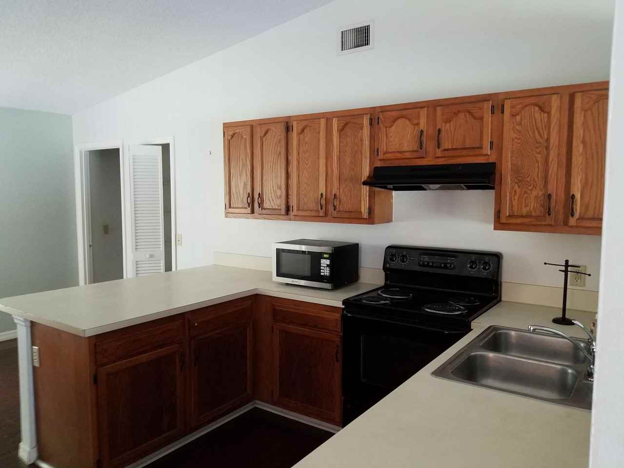 161 Sw Grimaldo Ter - Photo 3 of 12