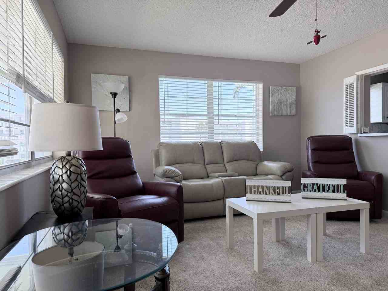 226 Windsor J - Photo 5 of 15