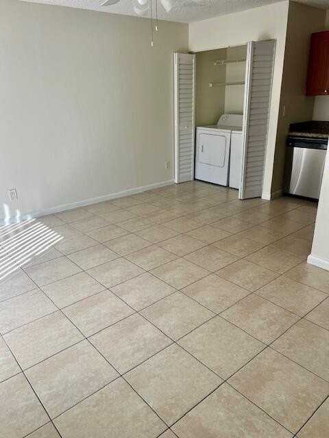 639 Executive Center Dr #O105 - Photo 4 of 12