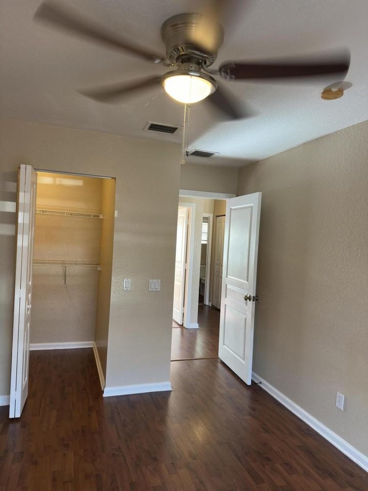 5409 Eastbay Dr - Photo 5 of 11
