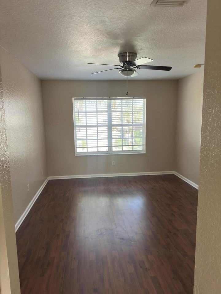 5409 Eastbay Dr - Photo 7 of 11