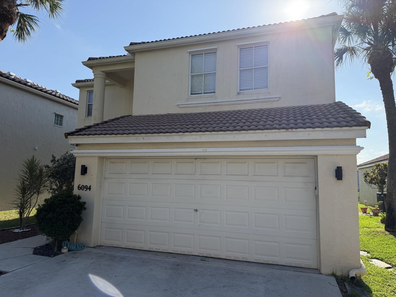 6094 Oak Bluff Way - Photo 3 of 16
