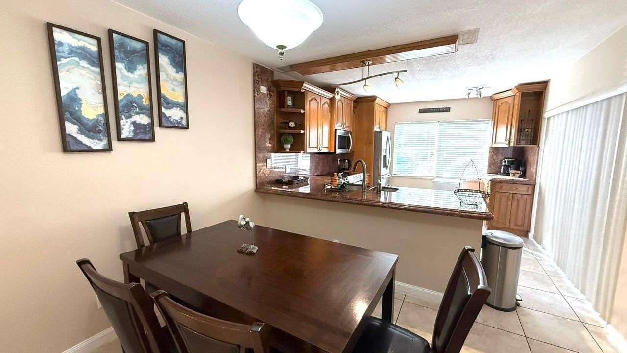 40 Essex Ct #C - Photo 5 of 15
