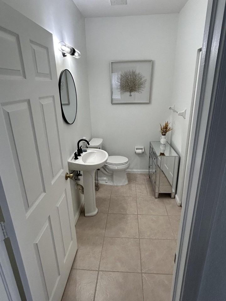 13517 Fountain View Blvd - Photo 5 of 19