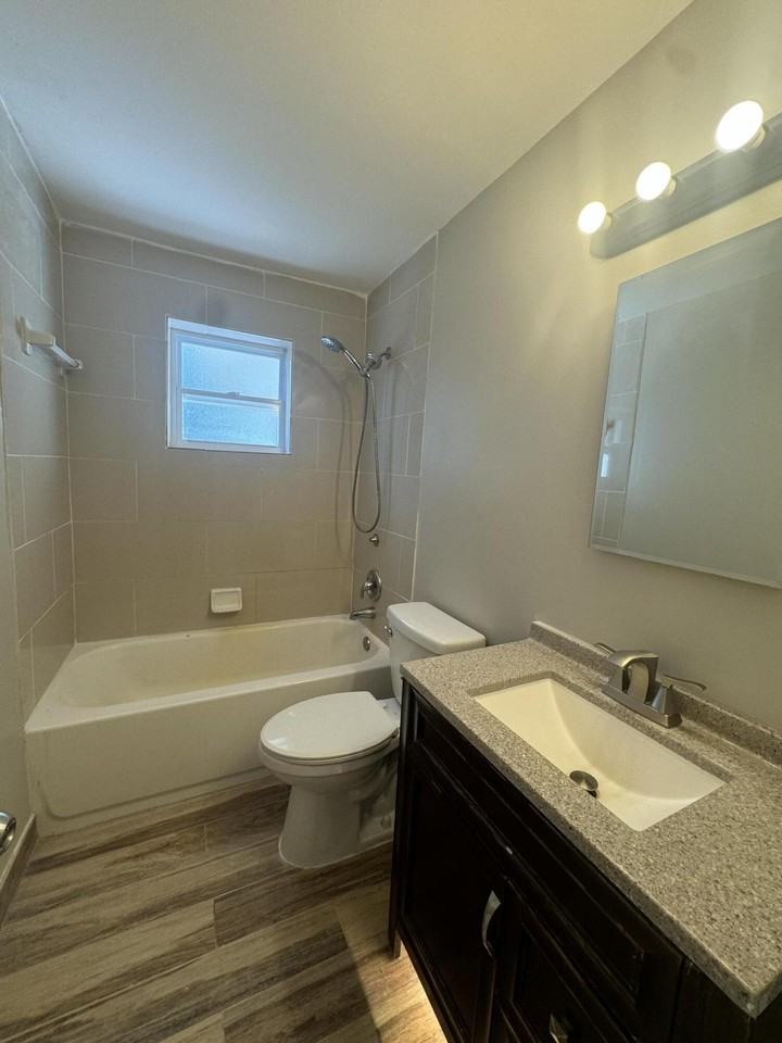 8817 Dania Dr - Photo 7 of 29