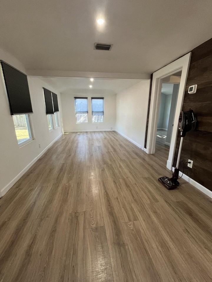 728 Talladega St - Photo 2 of 7
