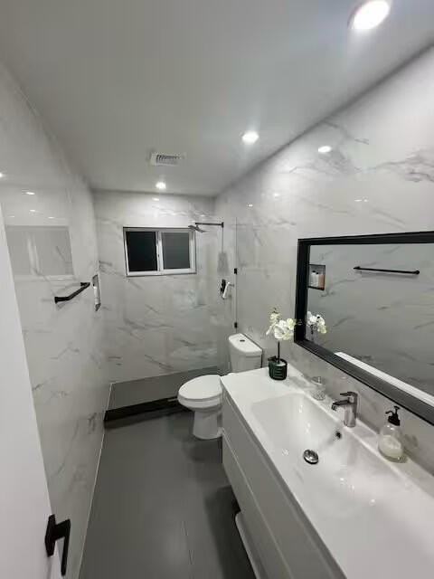 739 Se 12th Ave - Photo 4 of 10