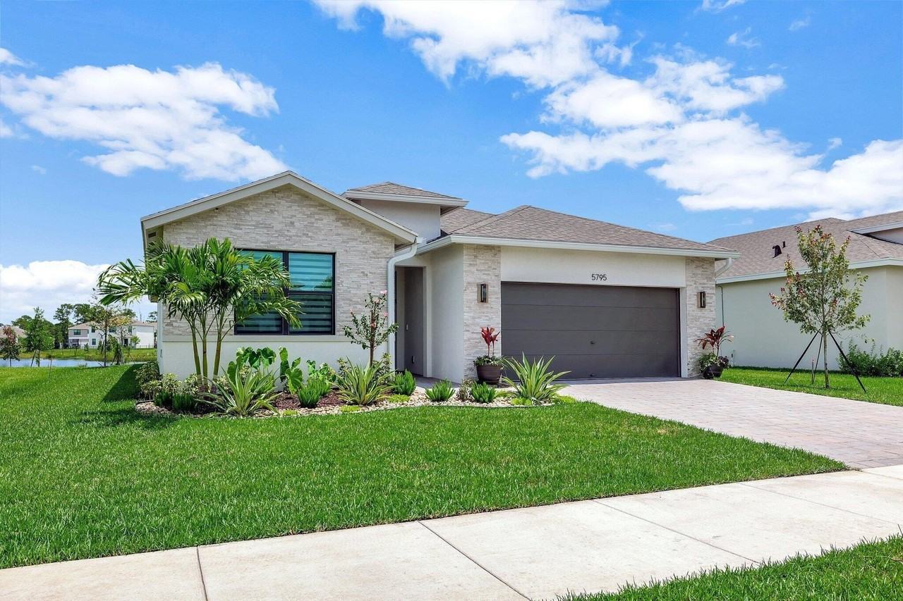 5795 Se Skyblue Cir - Photo 2 of 39