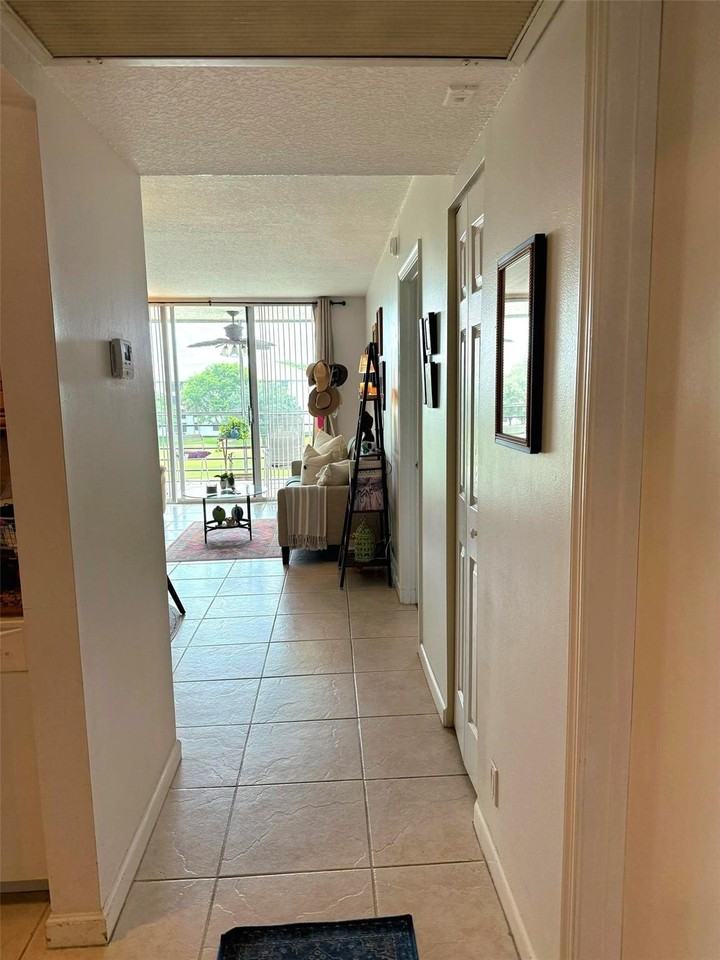 9230 Lagoon Pl #408 - Photo 4 of 26