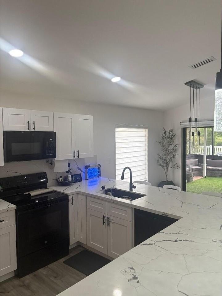 8520 Tourmaline Blvd - Photo 4 of 34