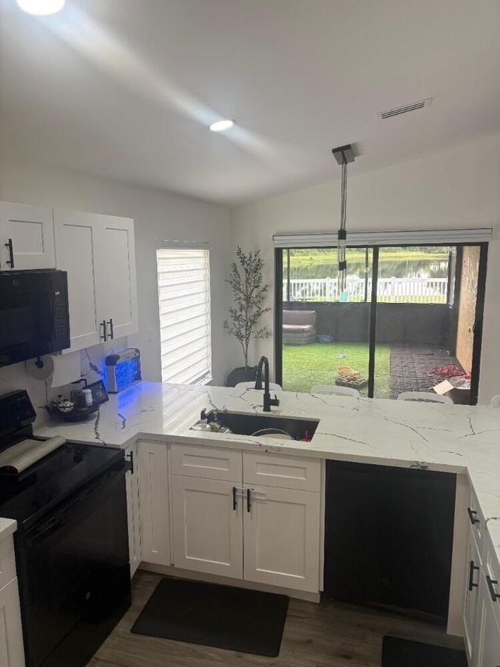 8520 Tourmaline Blvd - Photo 5 of 34