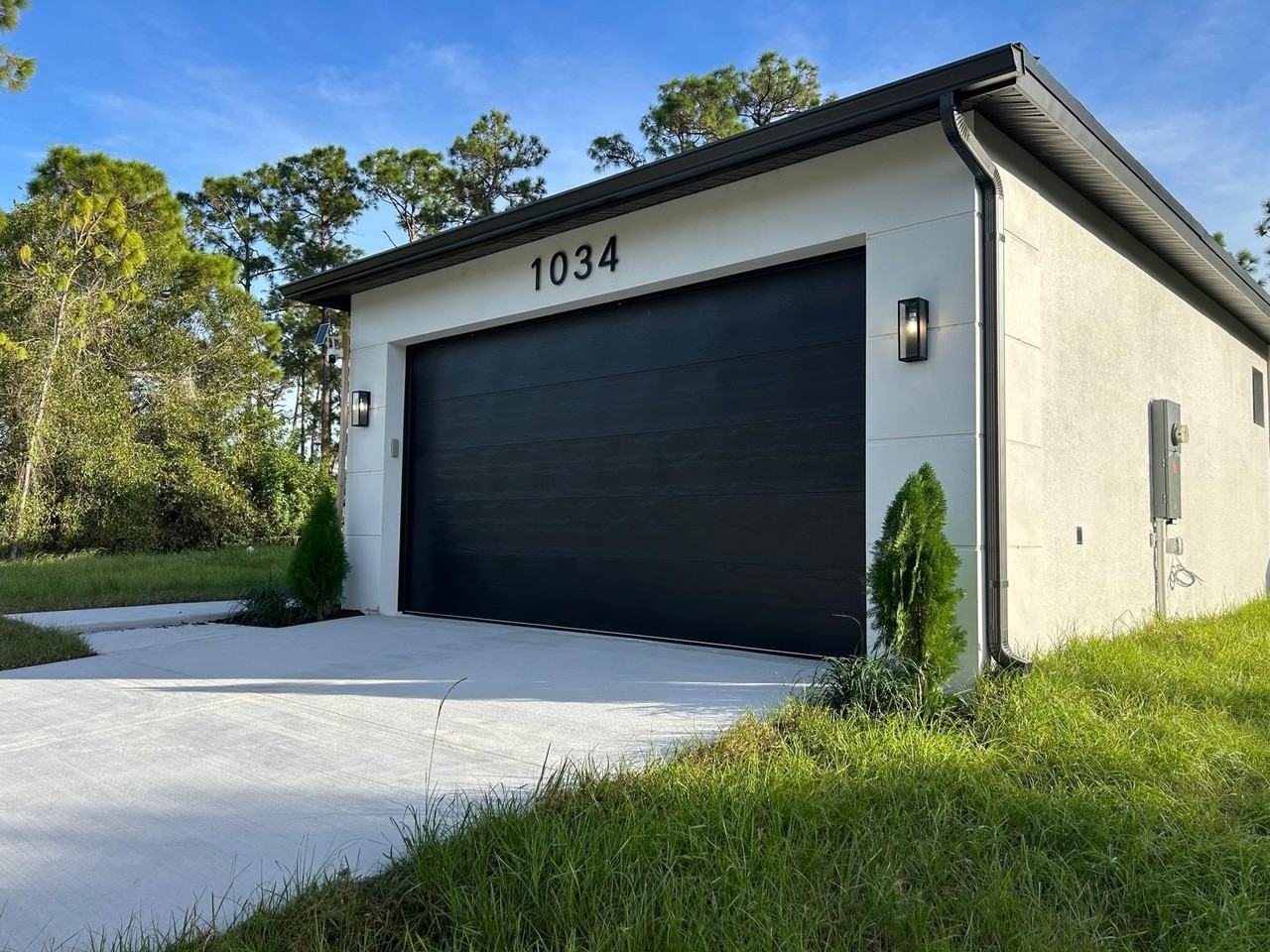 1034 Alcalde St E - Photo 4 of 18