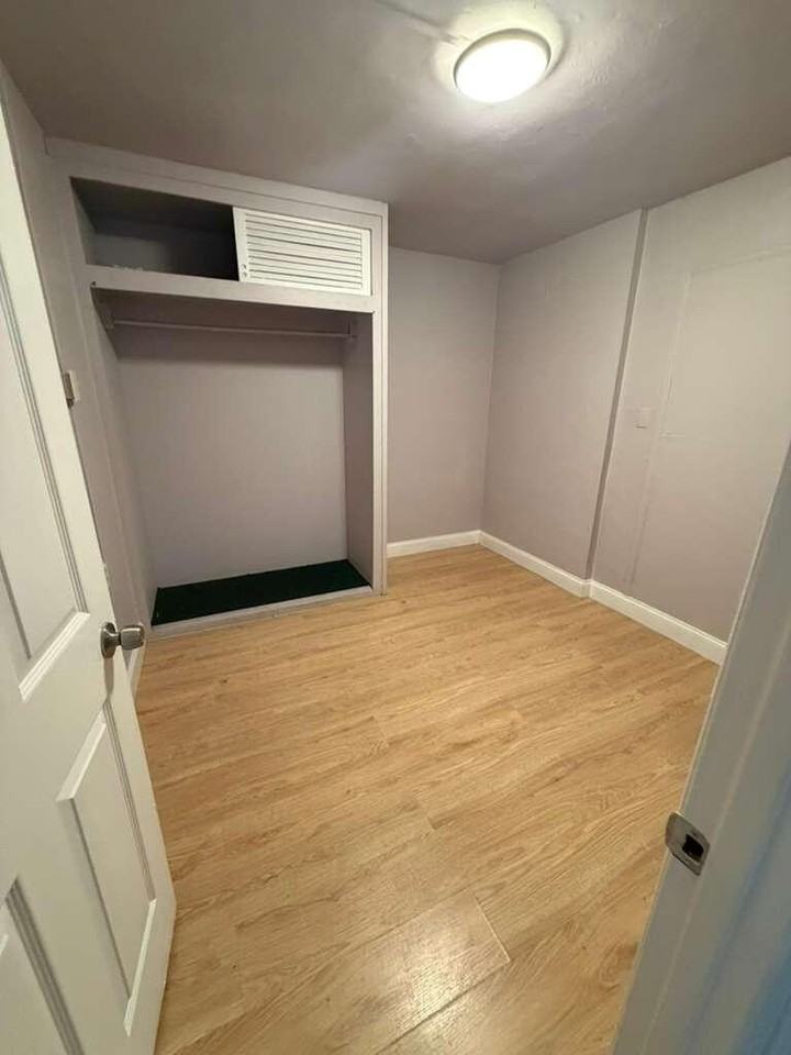 205 N 22nd St - Photo 6 of 9