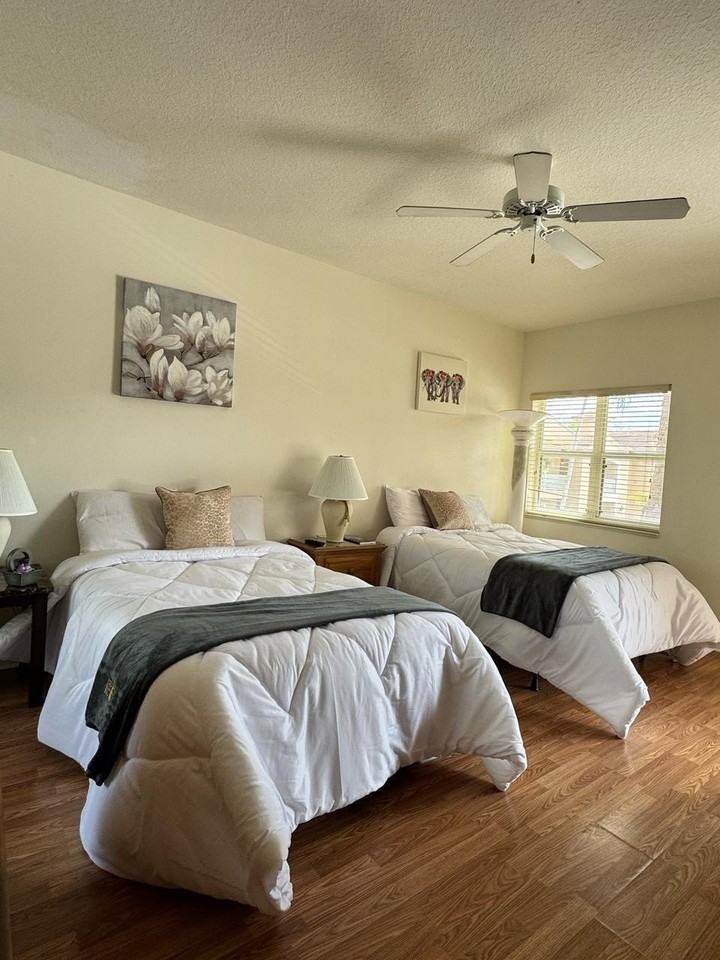 9922 Perfect Dr #20 - Photo 3 of 21