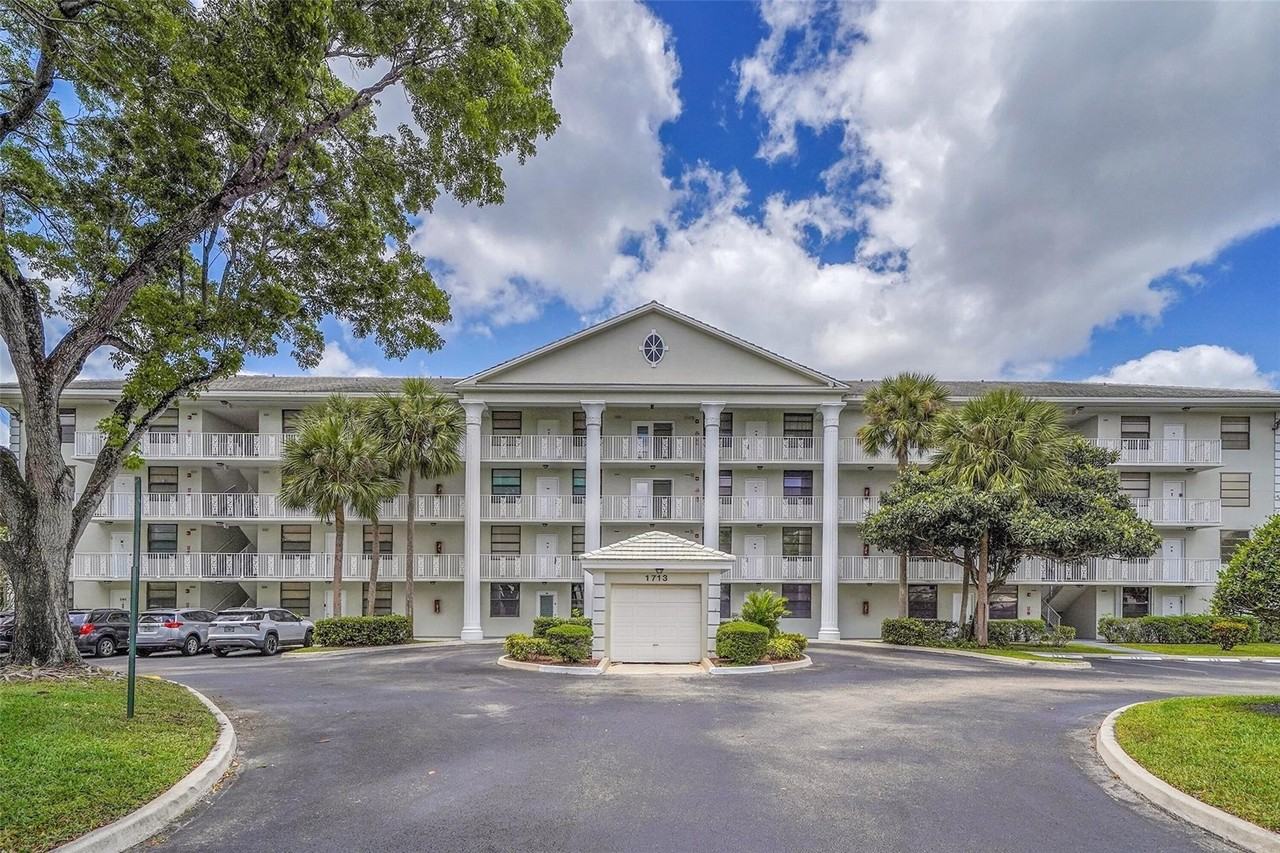 1713 Whitehall Dr #103