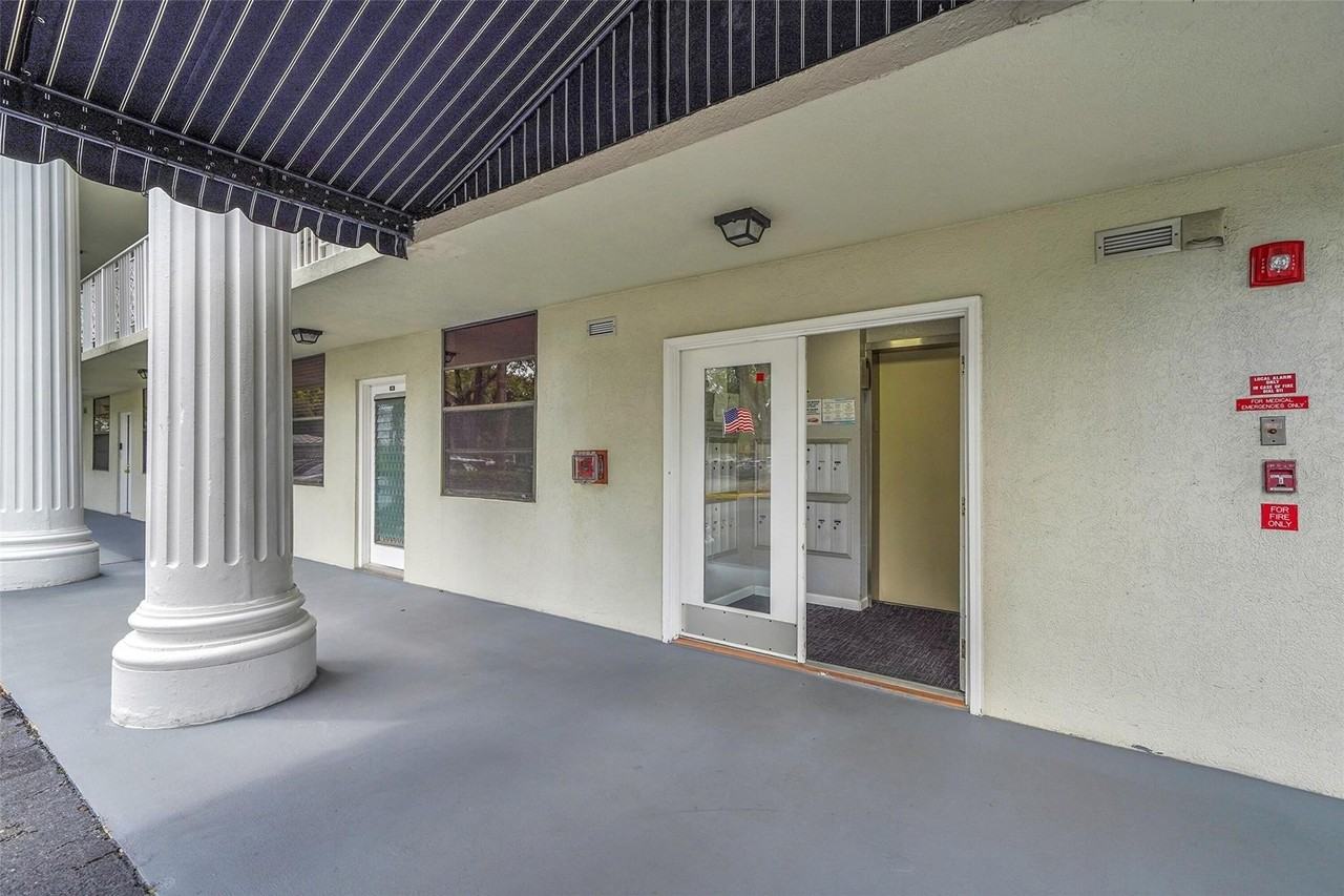 1713 Whitehall Dr #103 - Photo 3 of 28