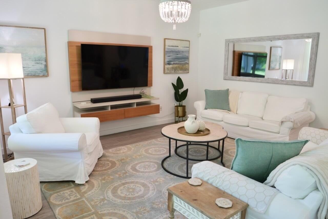 1753 Ne White Pine Ter - Photo 5 of 50