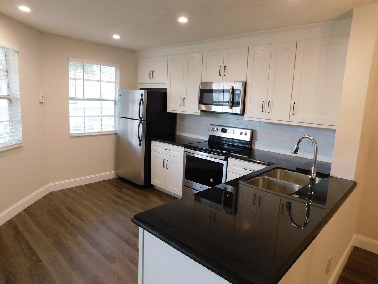 6630 Via Regina - Photo 5 of 24