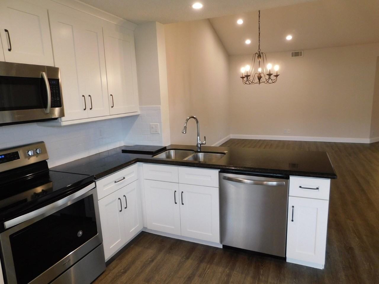 6630 Via Regina - Photo 6 of 24