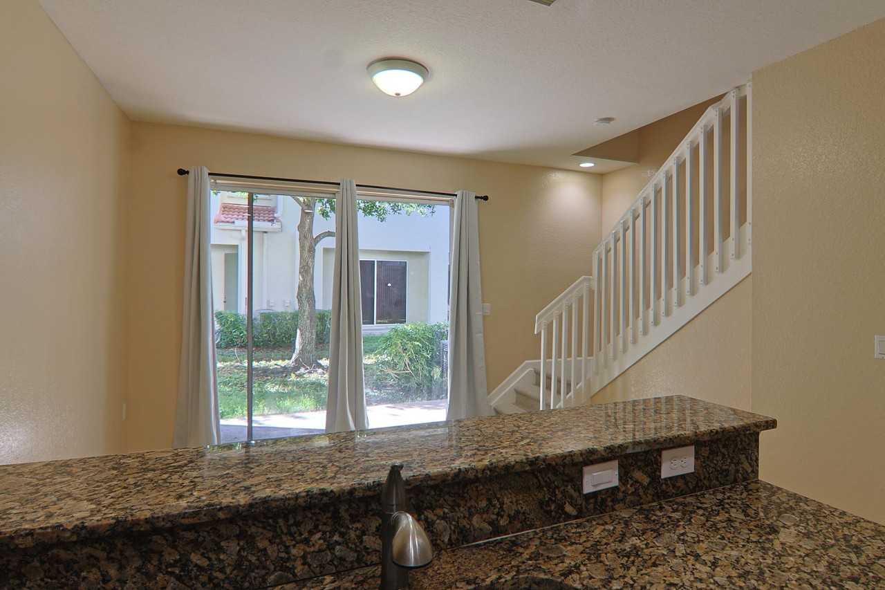21211 Nw 14th Pl #3-27 - Photo 4 of 23