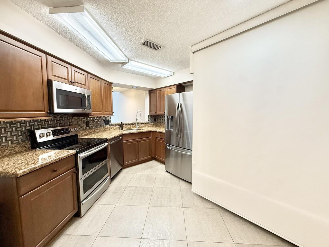 9190 Boca Gardens Pkwy #B - Photo 5 of 34