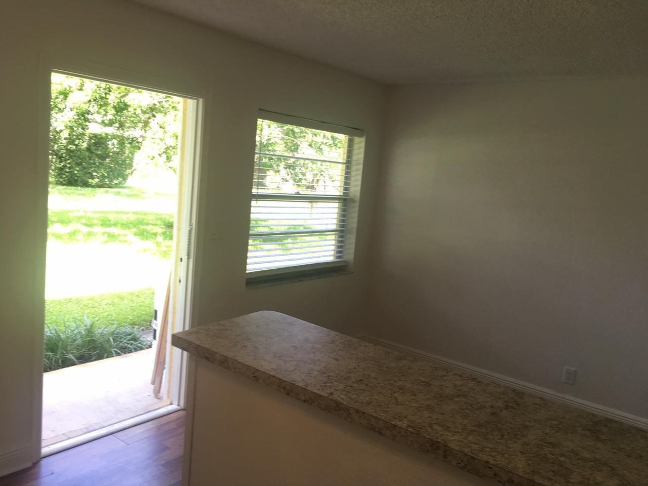 5156 Ne 6th Ave #203 - Photo 4 of 13