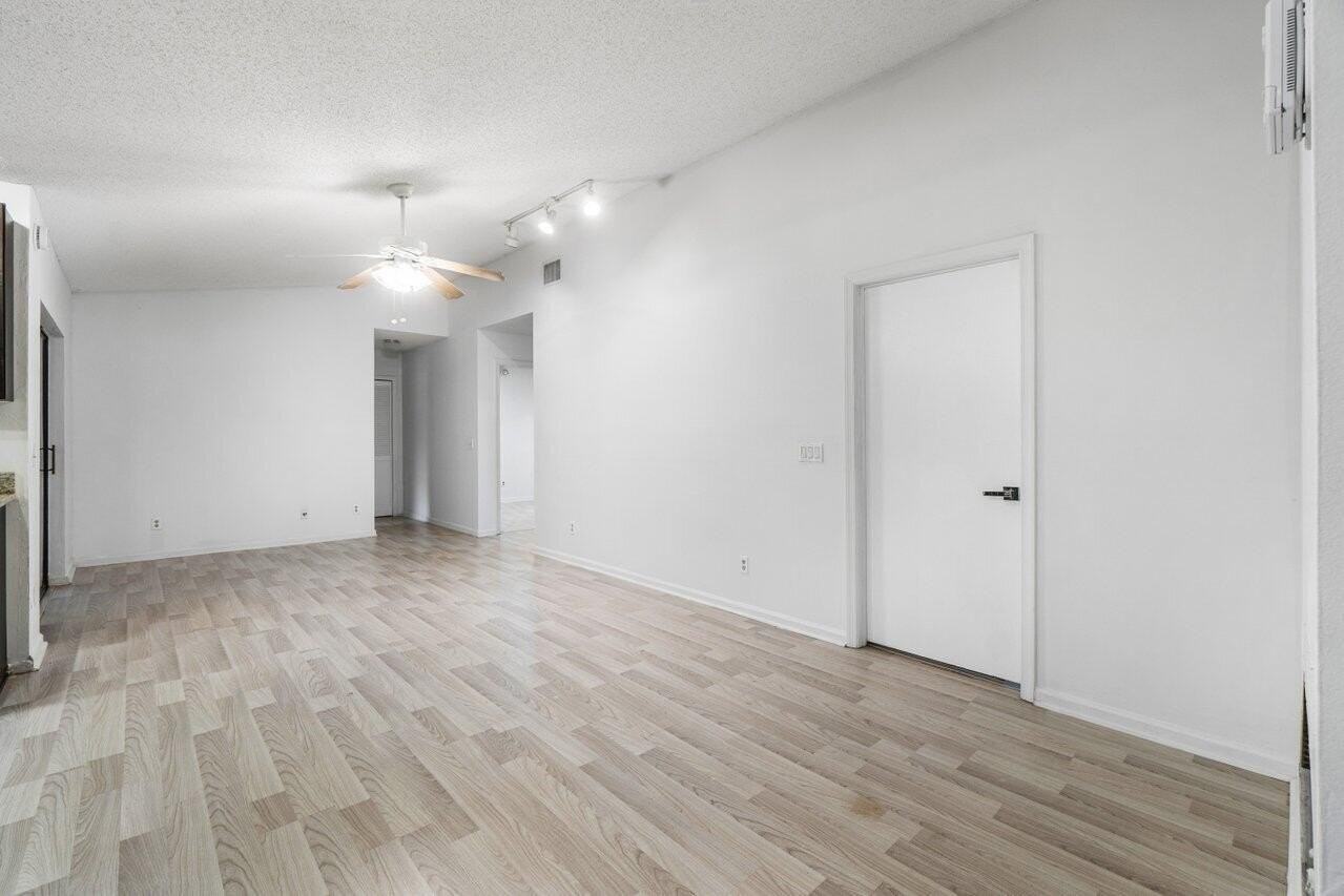 190 Parkwood Dr S - Photo 6 of 24