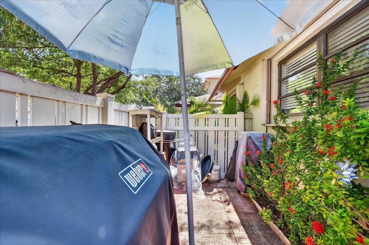 1821 Ne 40th Ct #305 - Photo 3 of 24