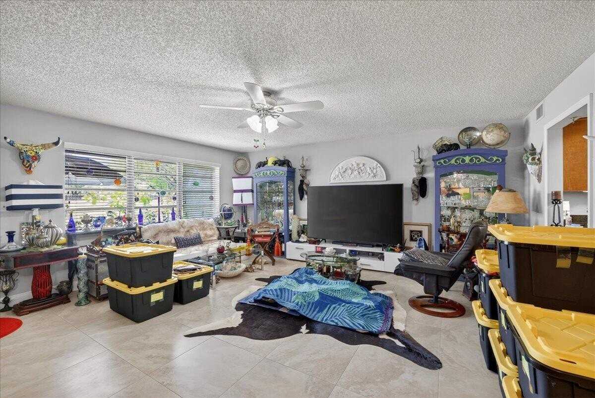 1821 Ne 40th Ct #305 - Photo 7 of 24
