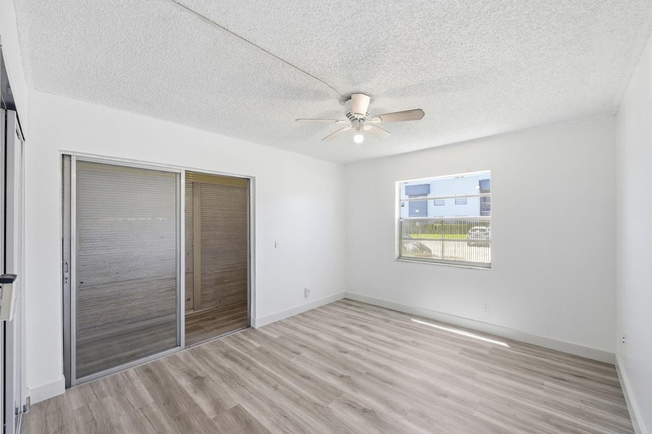 452 Normandy J #J - Photo 5 of 38