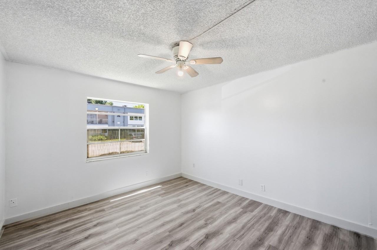 452 Normandy J #J - Photo 7 of 38