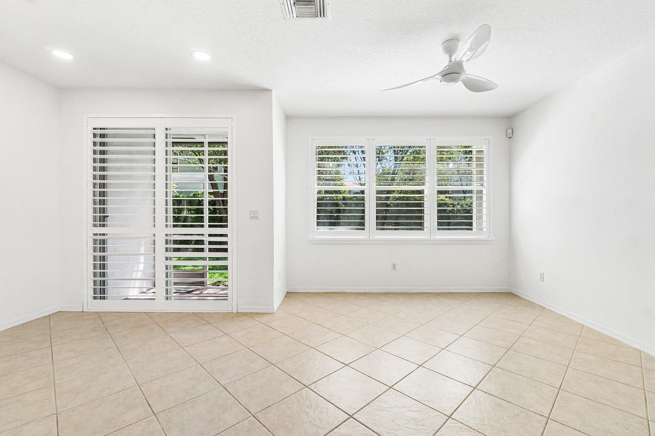139 Coconut Key Ln - Photo 5 of 32