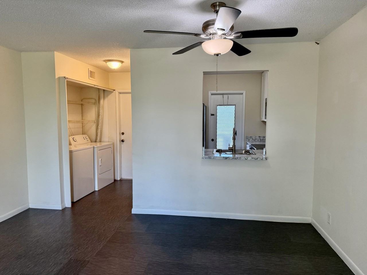 560 Se 2nd Ave - Photo 3 of 23
