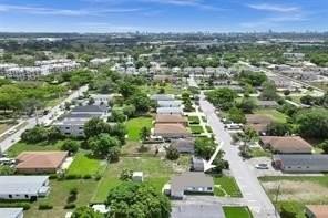 2055 Nw 8th St - Photo 2 of 32