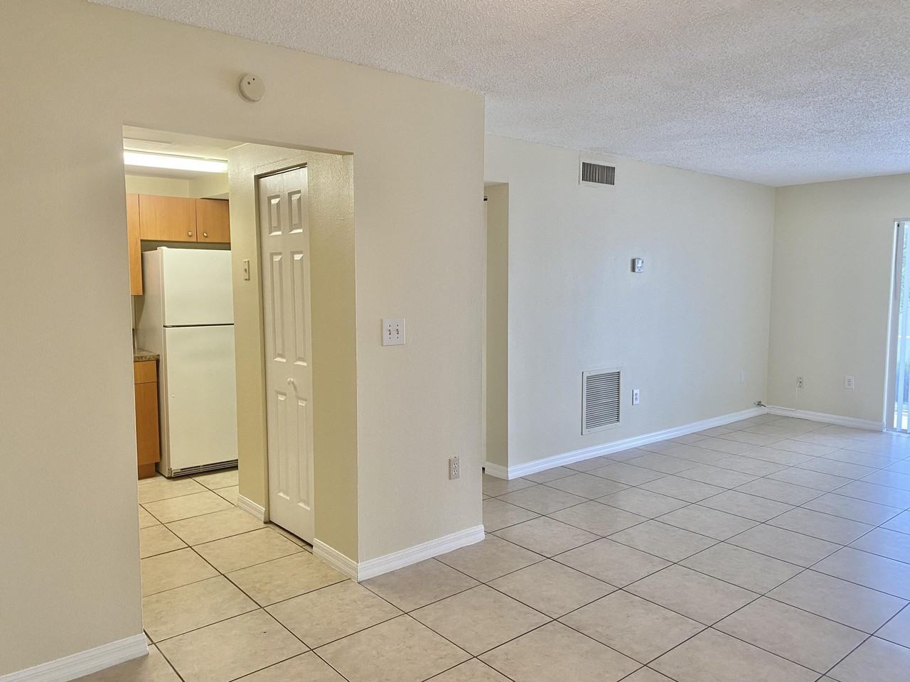 405 Executive Center Dr #208 - Photo 5 of 34