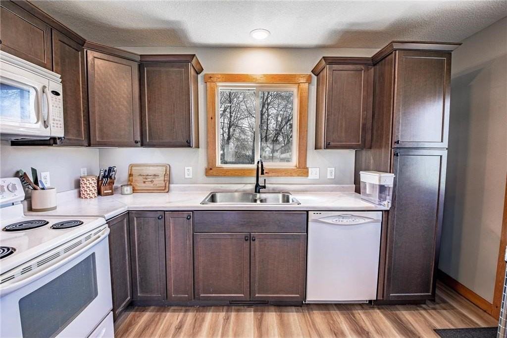 1314 10th St N - Photo 5 of 29