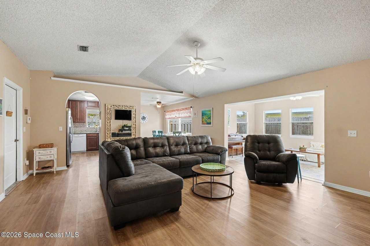 7045 Grissom Pkwy - Photo 3 of 26