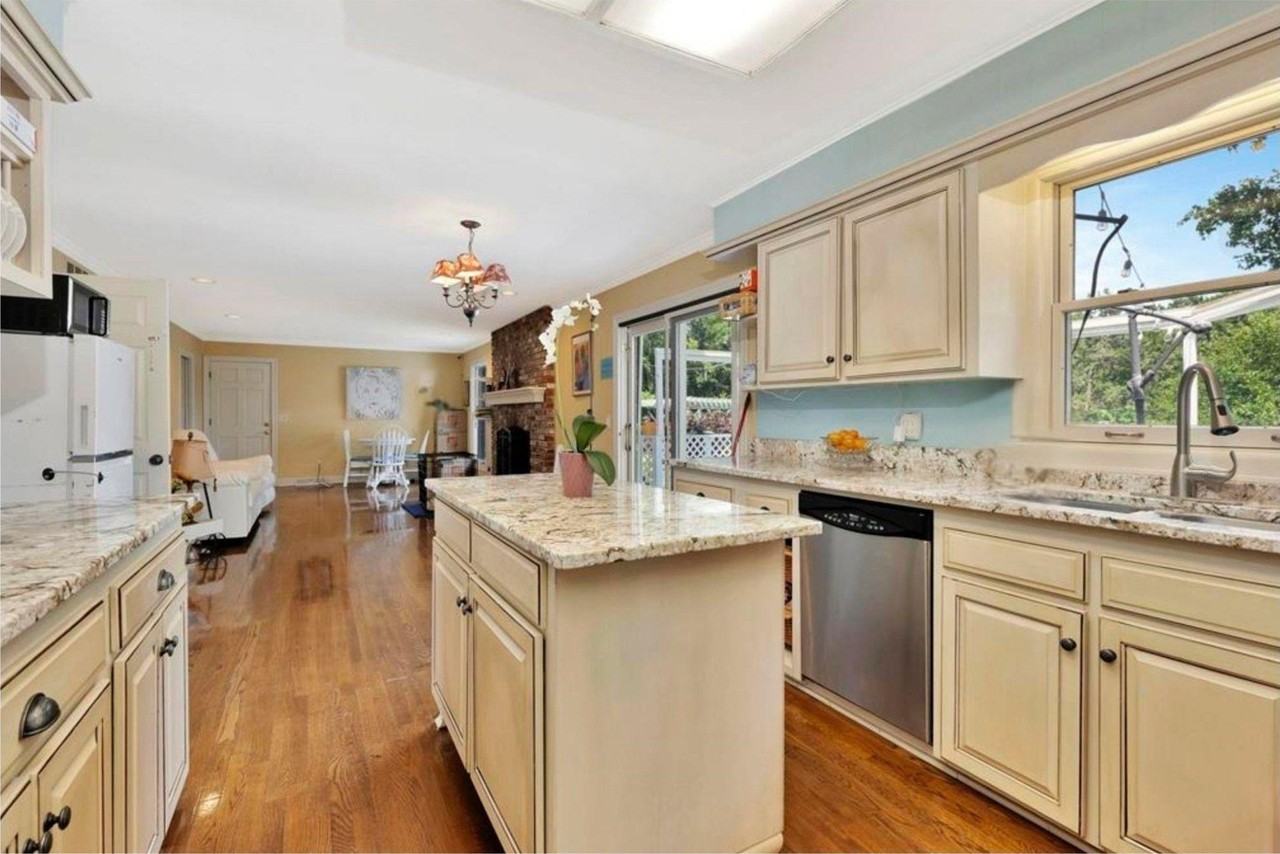 7954 E Dublin Ct - Photo 6 of 25