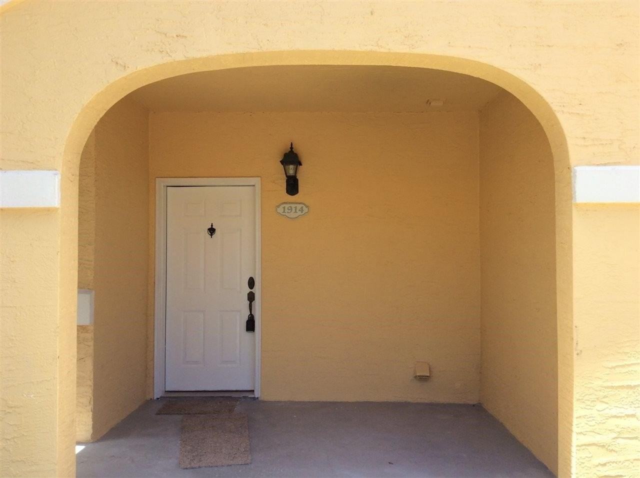 1914 Vista Cove Rd - Photo 2 of 5