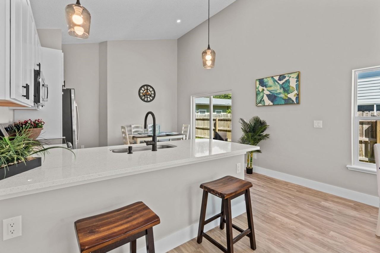 816 W 9th St - Photo 6 of 31