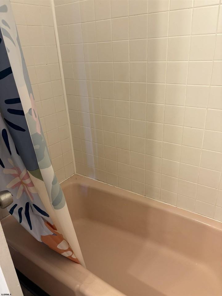 709 N Dudley Ave - Photo 5 of 7