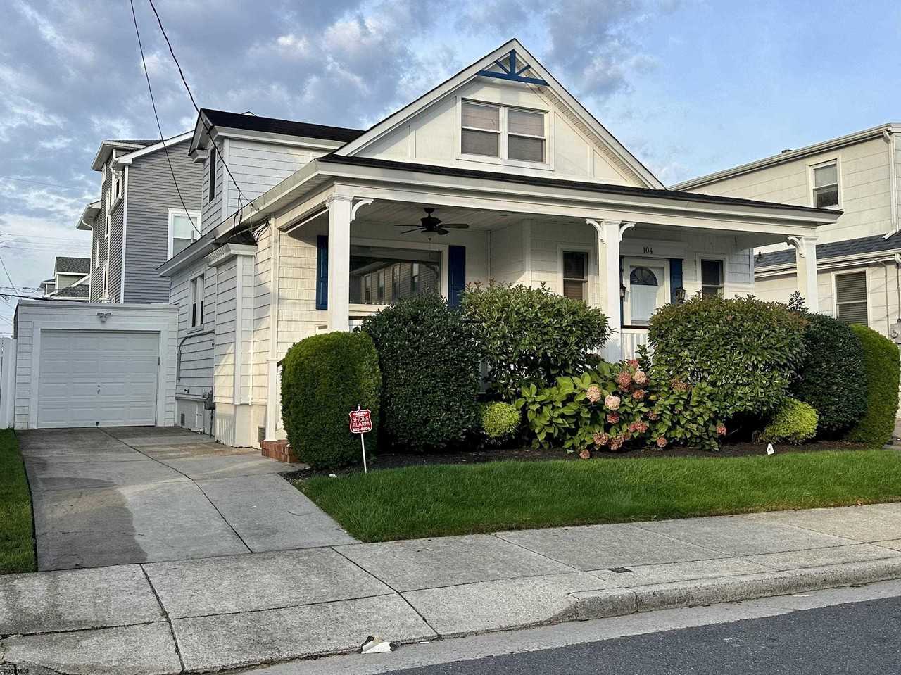 104 N Clermont Ave - Photo 2 of 29