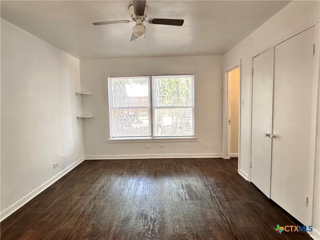 1010 Academy St - Photo 7 of 21